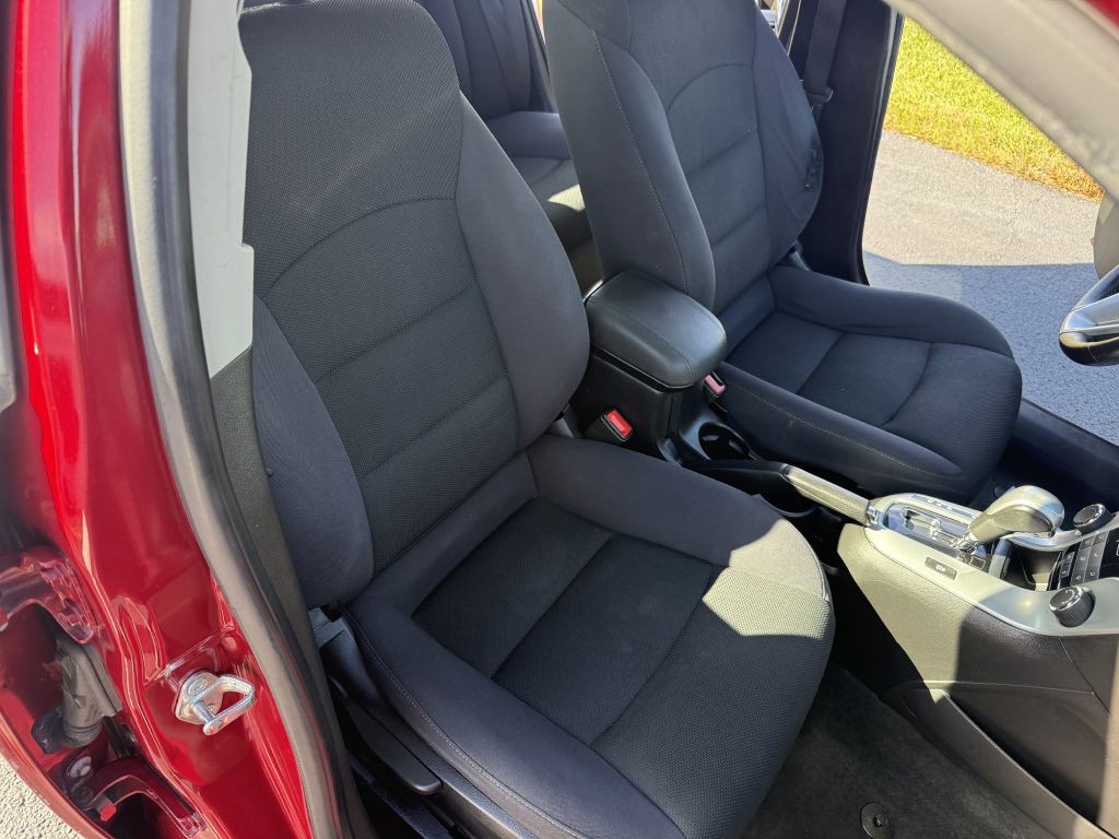 2013 Chevrolet Cruze Image 7
