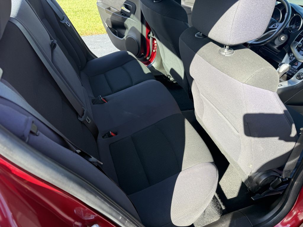 2013 Chevrolet Cruze Image 8