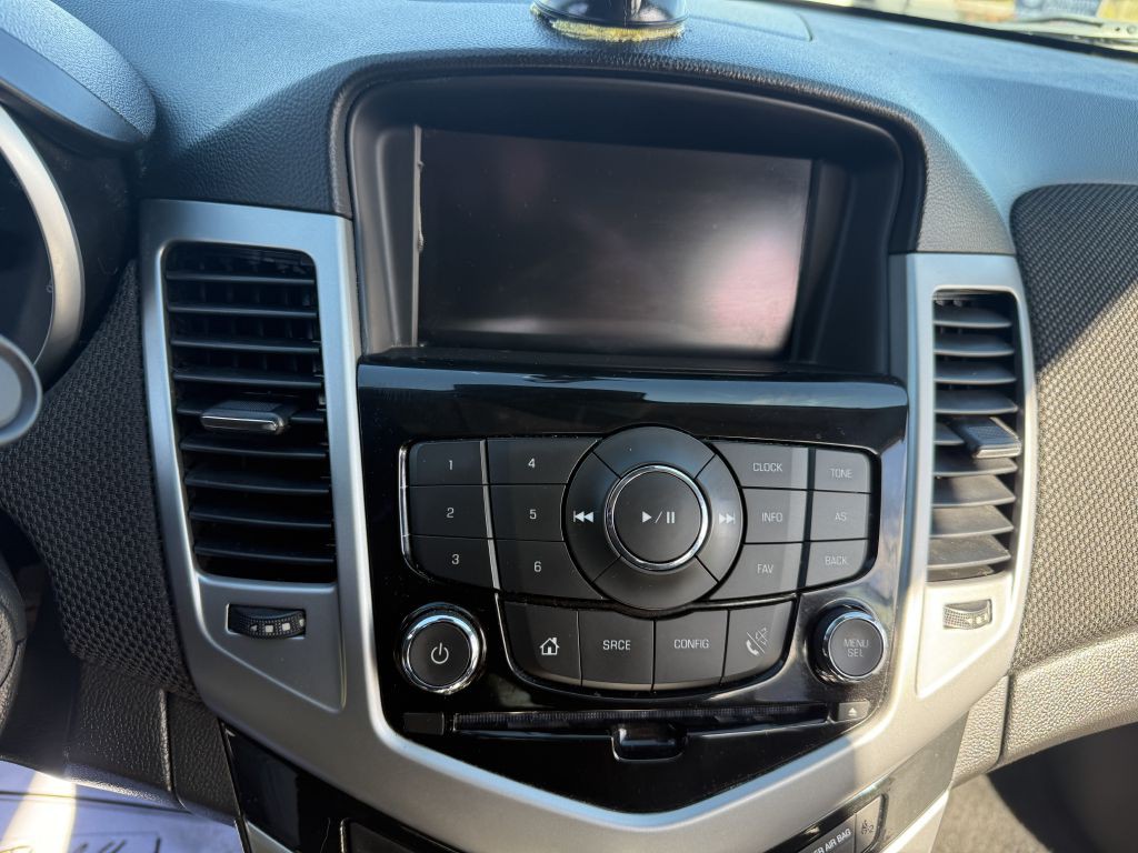 2013 Chevrolet Cruze Image 10