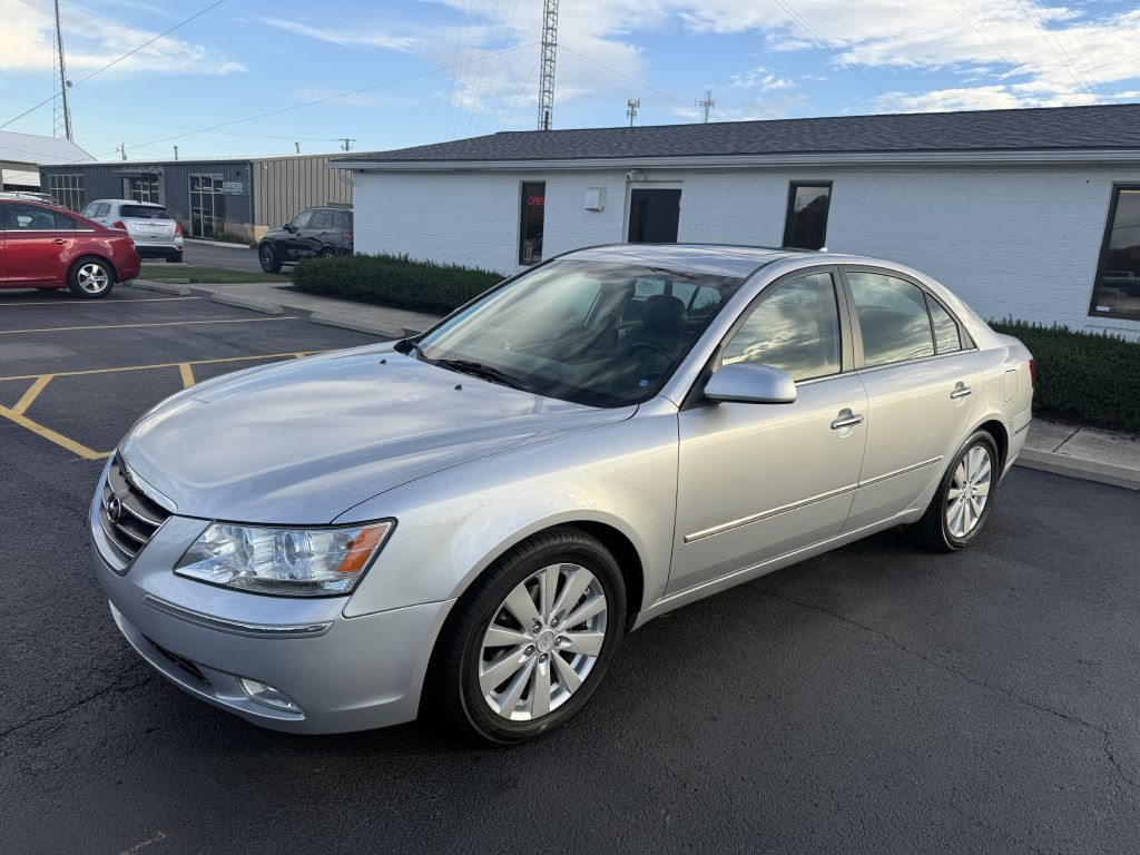 2009 Hyundai Sonata Image 2