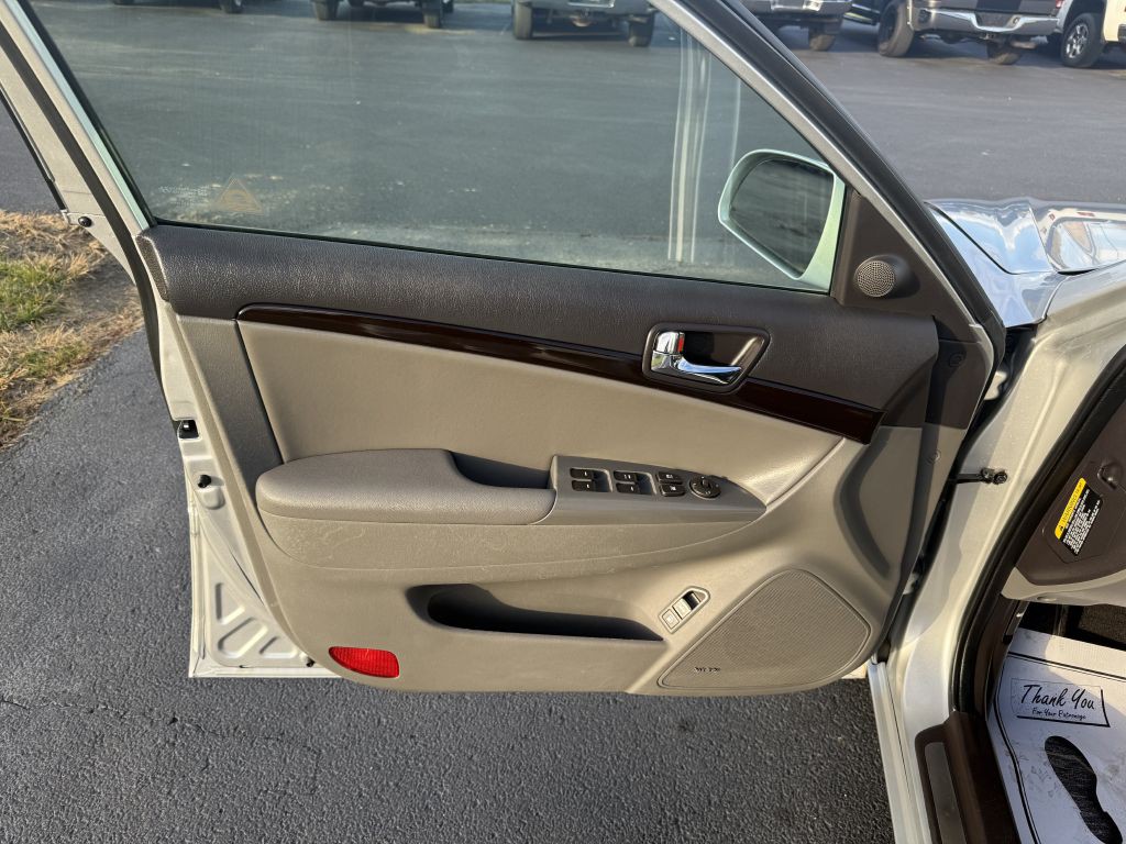 2009 Hyundai Sonata Image 14