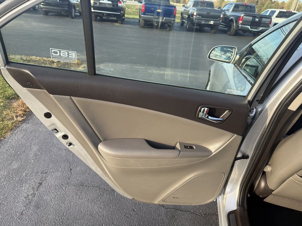 2009 Hyundai Sonata Image 15