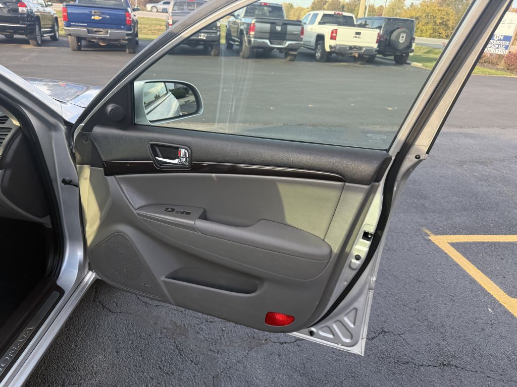 2009 Hyundai Sonata Image 17