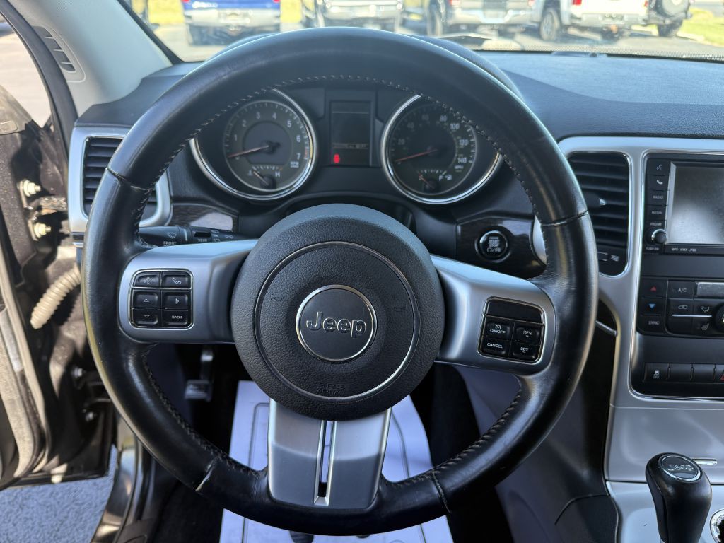 2011 Jeep Grand Cherokee Image 9