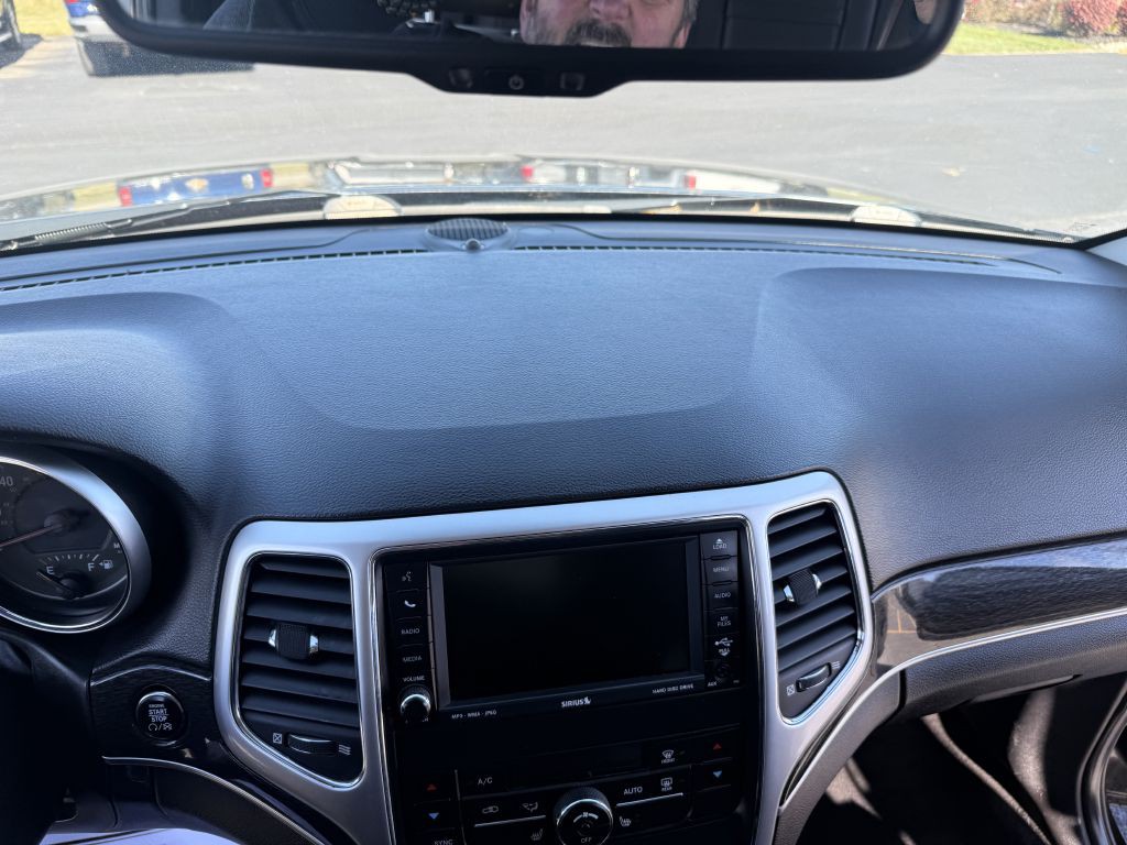 2011 Jeep Grand Cherokee Image 12