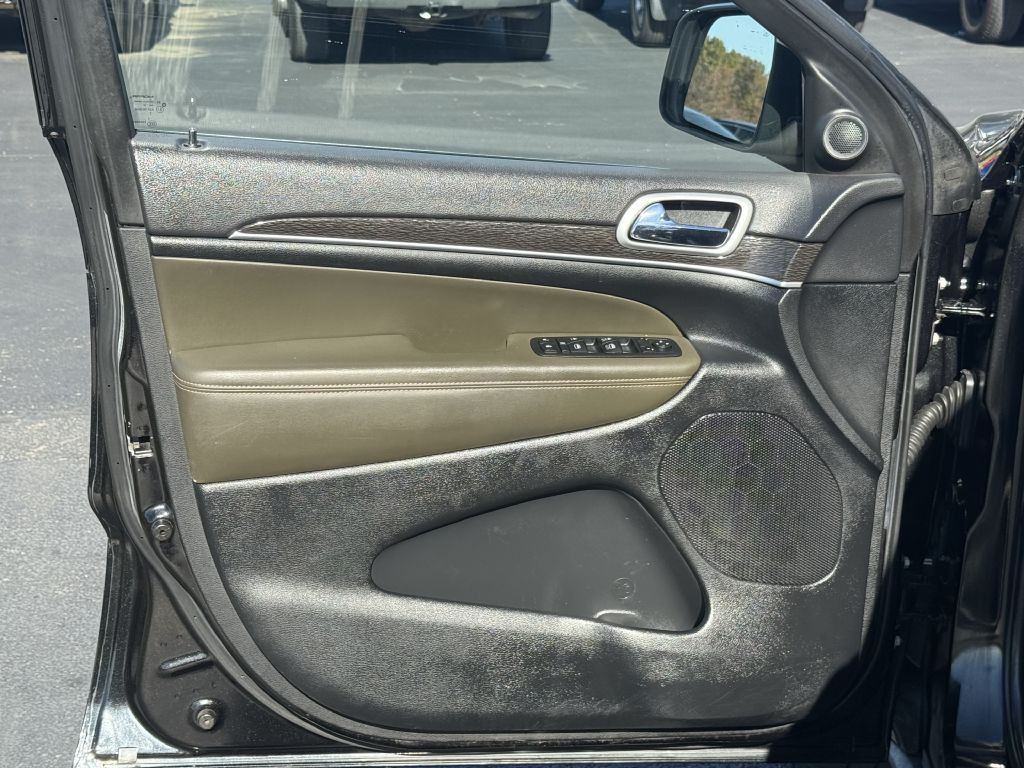 2011 Jeep Grand Cherokee Image 13