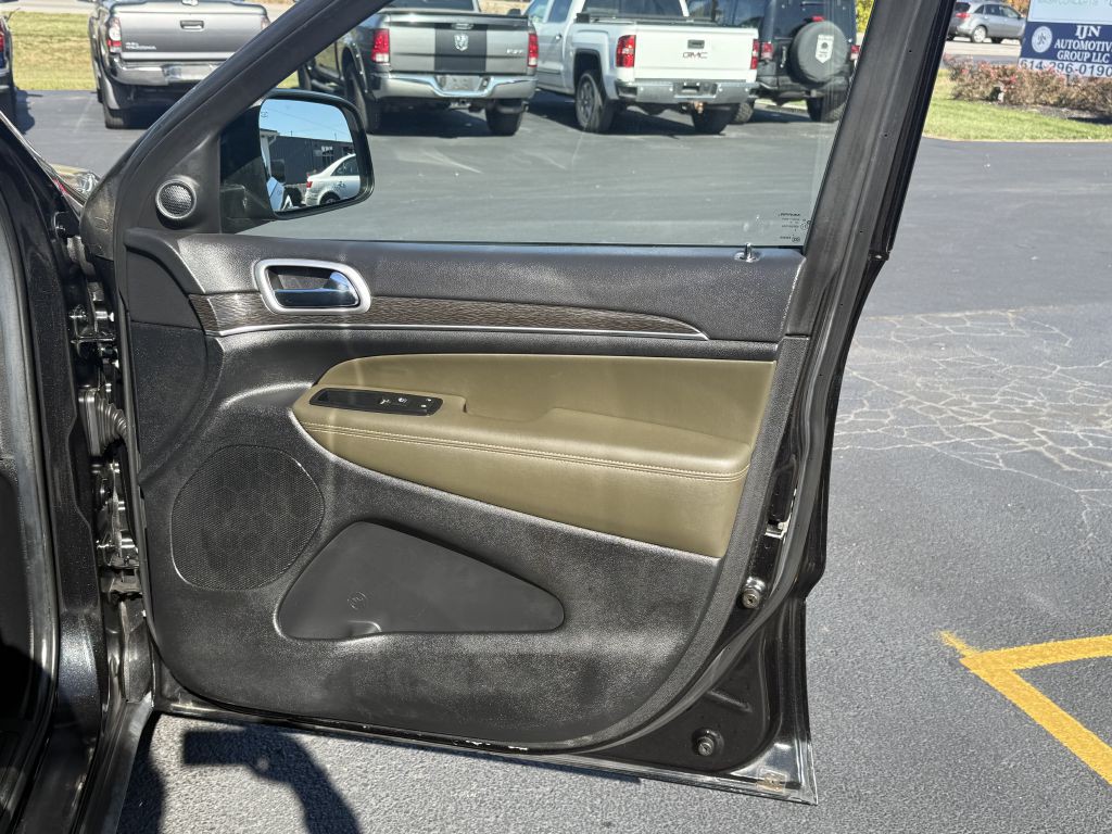 2011 Jeep Grand Cherokee Image 16