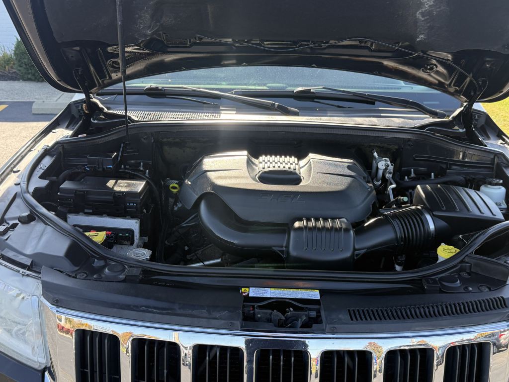 2011 Jeep Grand Cherokee Image 18