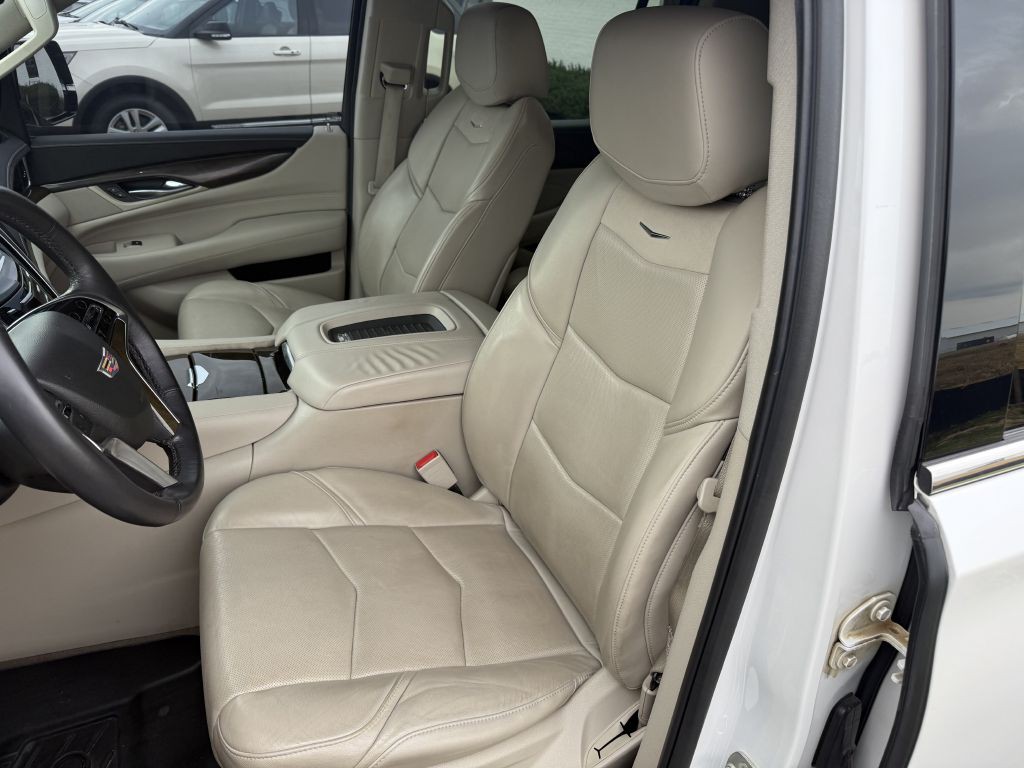 2018 Cadillac Escalade Image 6