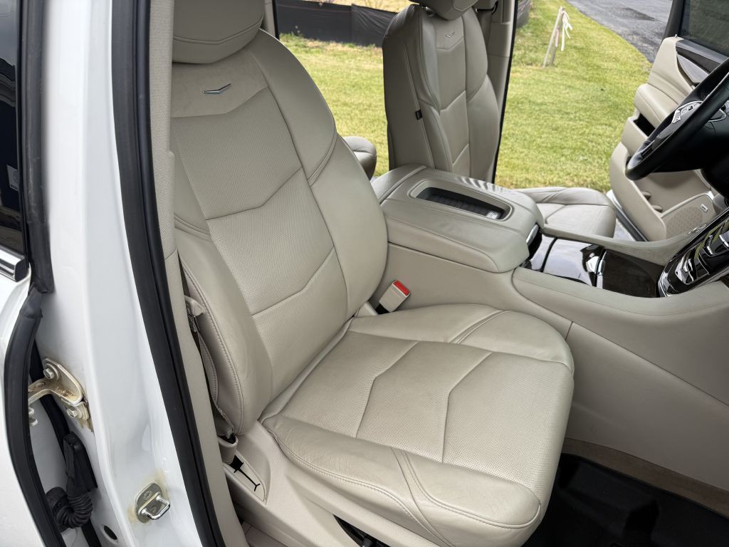 2018 Cadillac Escalade Image 9