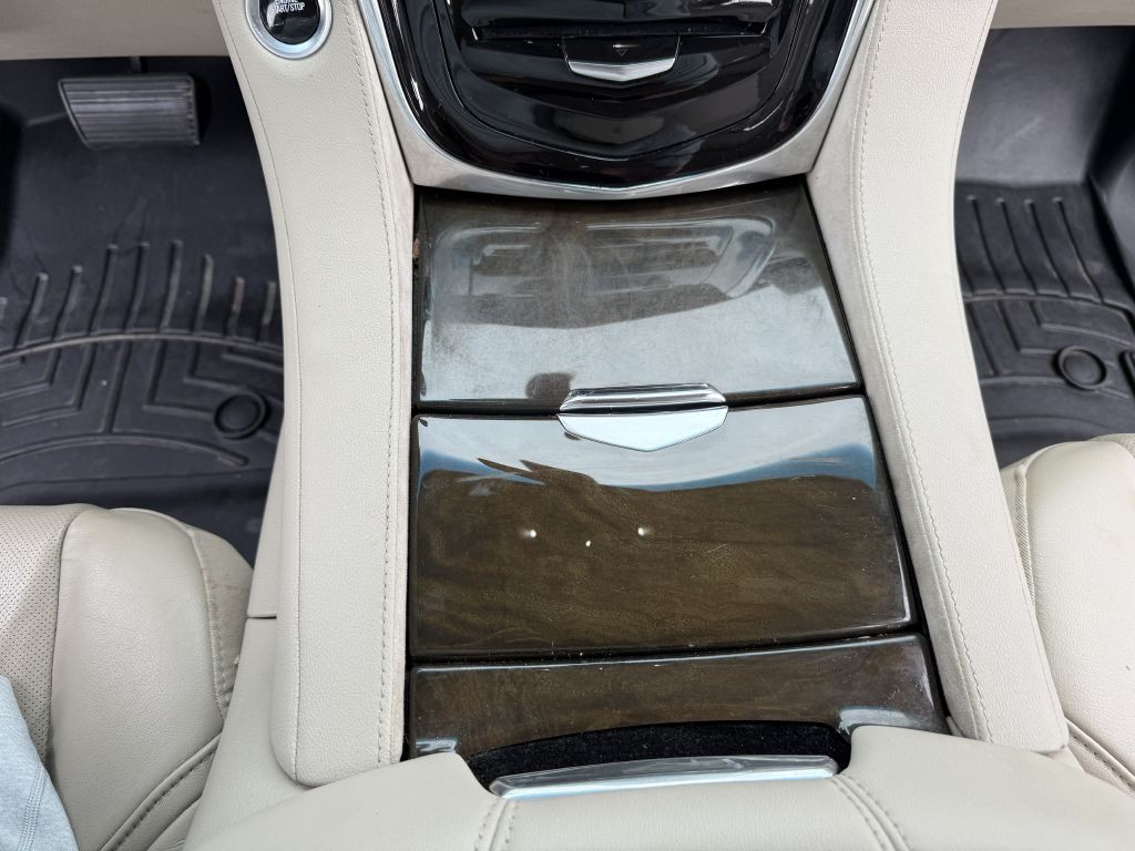 2018 Cadillac Escalade Image 13