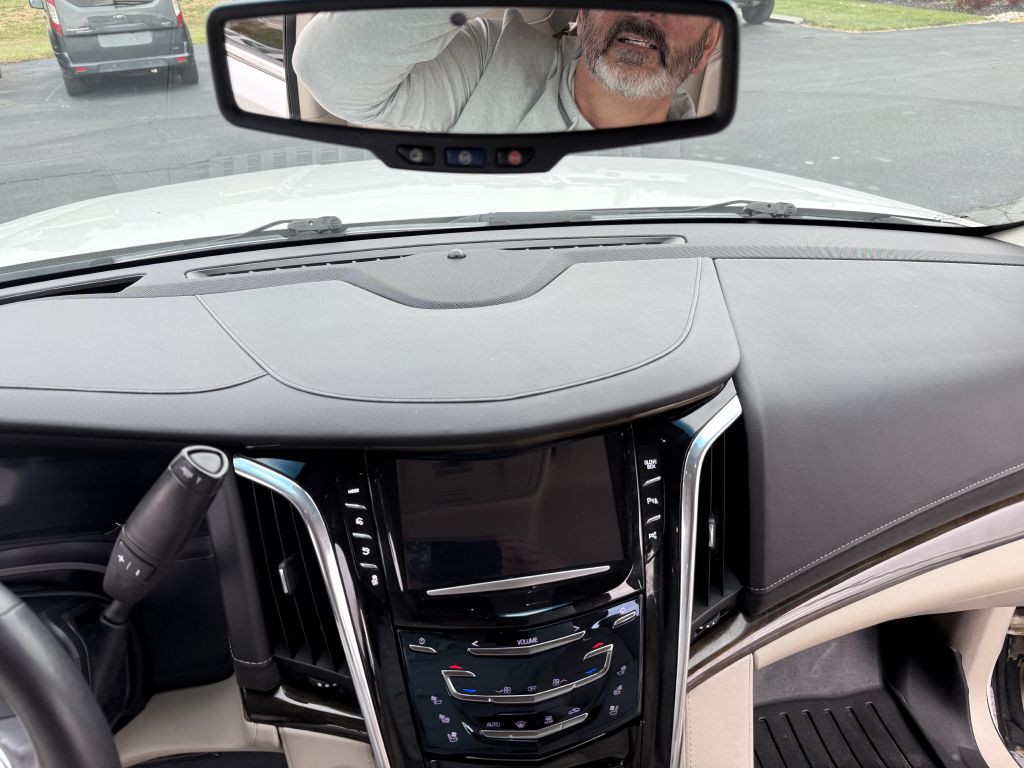 2018 Cadillac Escalade Image 14