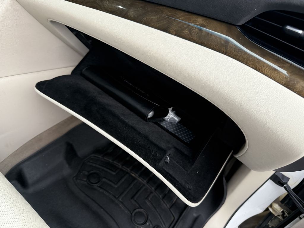 2018 Cadillac Escalade Image 19