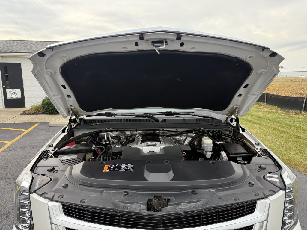 2018 Cadillac Escalade Image 21