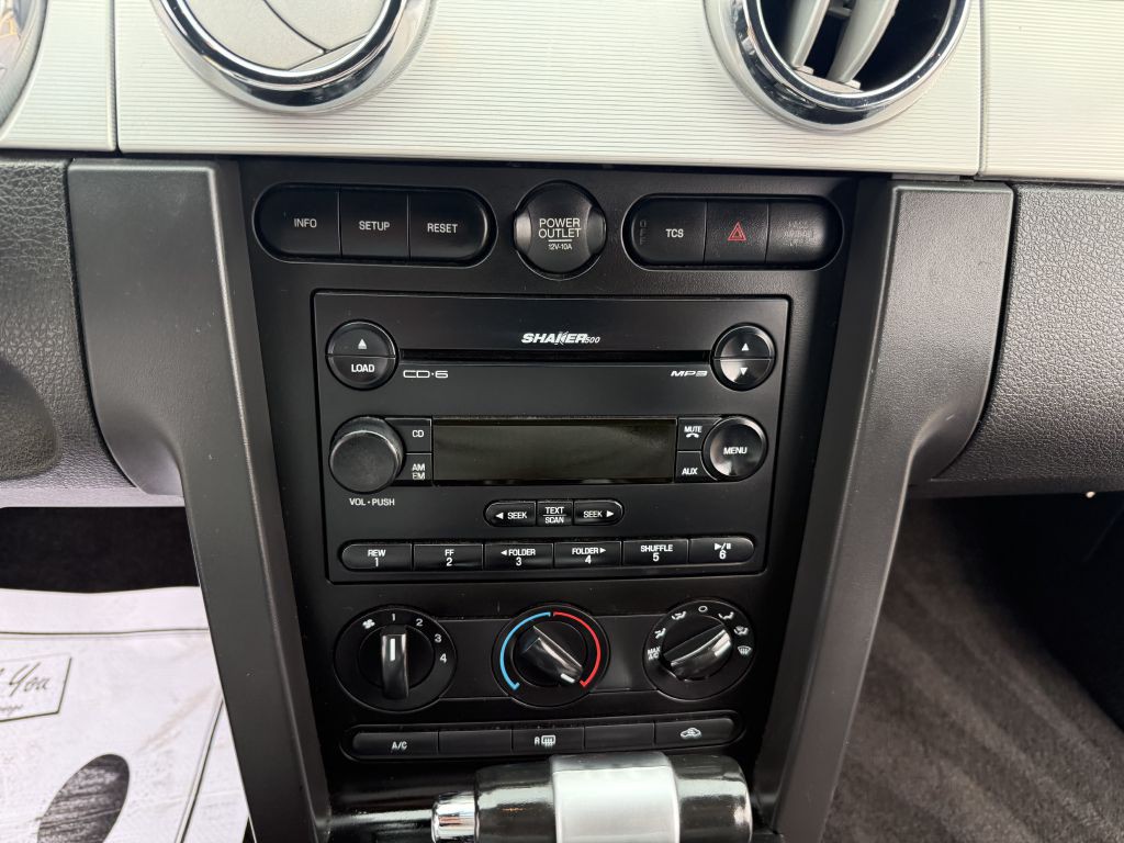 2007 Ford Mustang Image 9