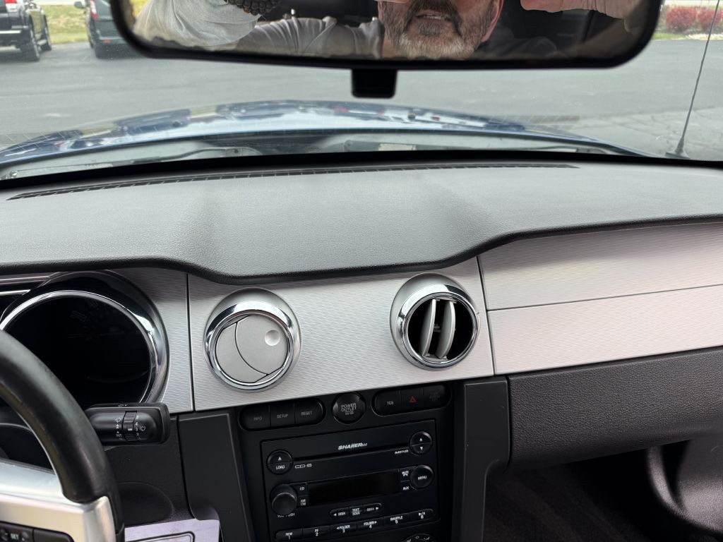 2007 Ford Mustang Image 11