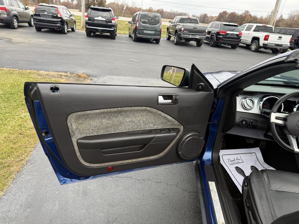 2007 Ford Mustang Image 12