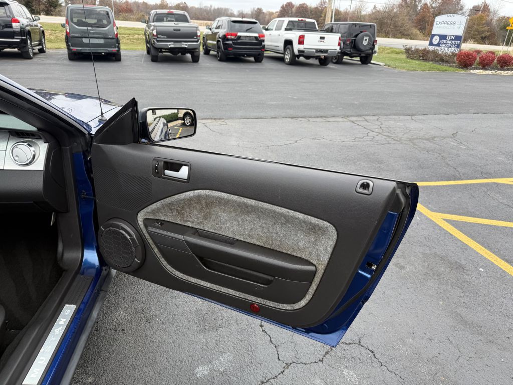 2007 Ford Mustang Image 13