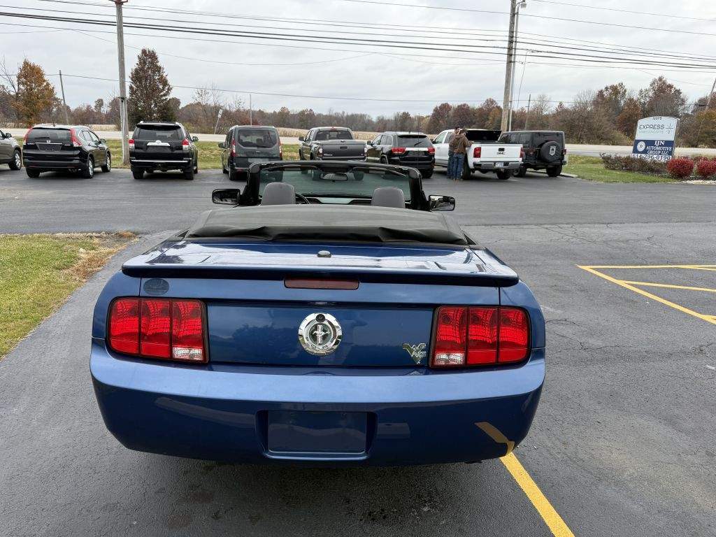 2007 Ford Mustang Image 17