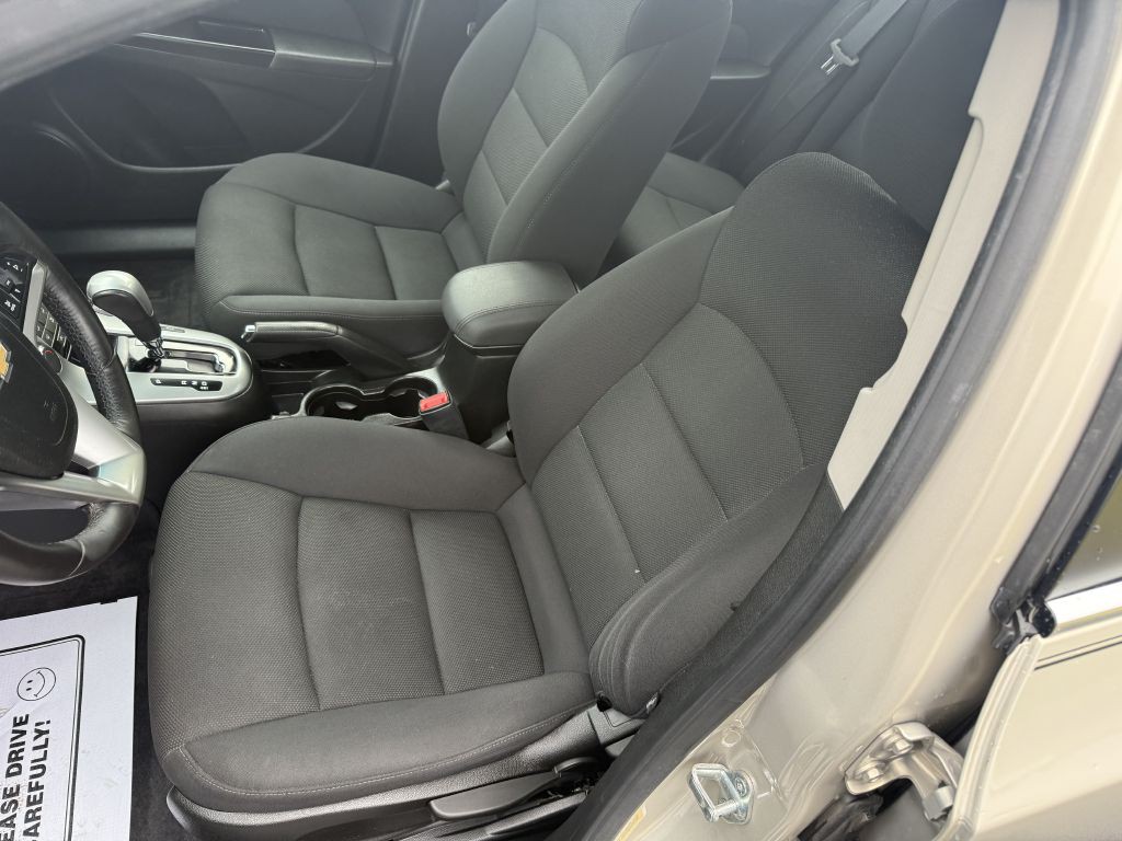 2012 Chevrolet Cruze Image 6