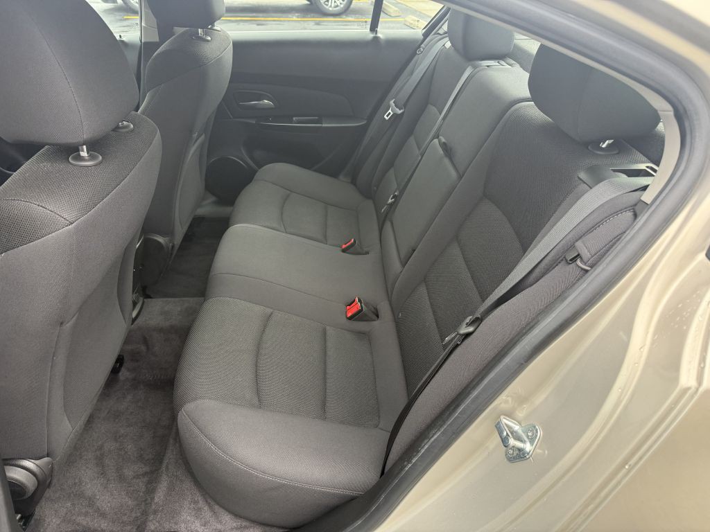 2012 Chevrolet Cruze Image 7