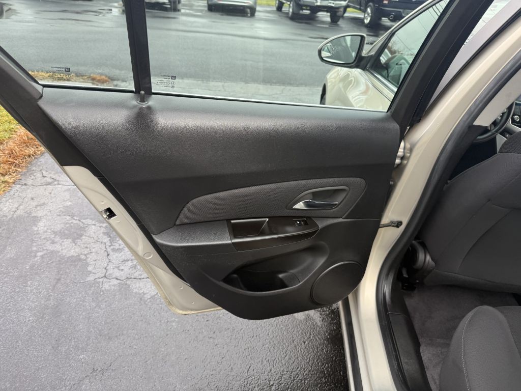 2012 Chevrolet Cruze Image 15