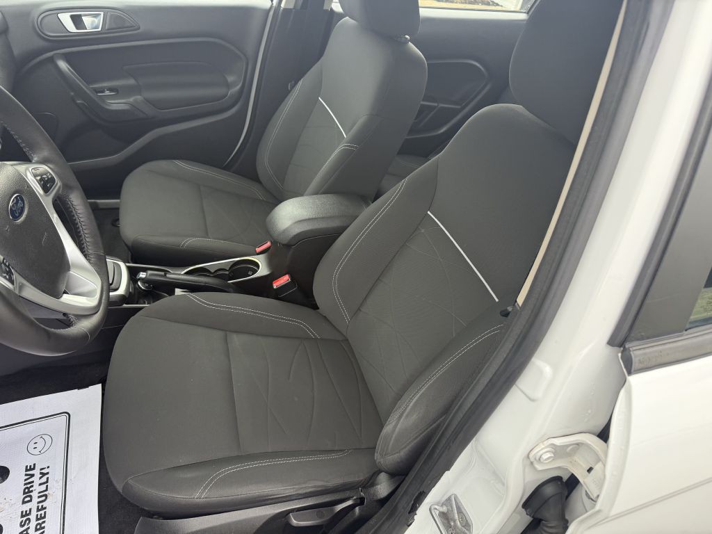 2014 Ford Fiesta Image 5