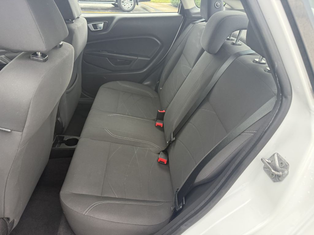 2014 Ford Fiesta Image 6