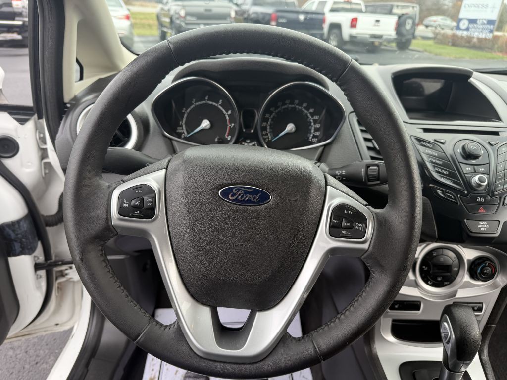 2014 Ford Fiesta Image 9