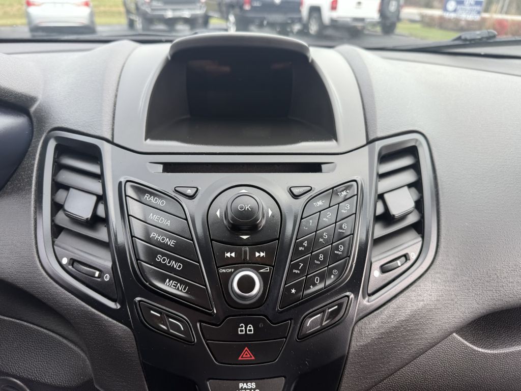 2014 Ford Fiesta Image 10