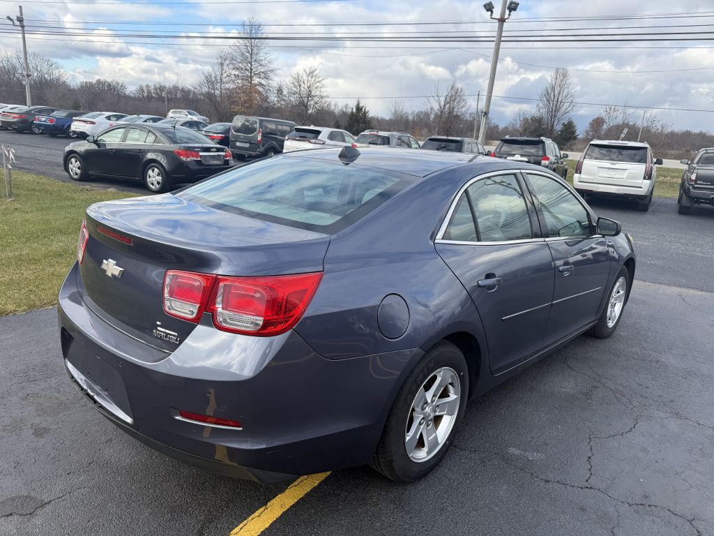 2013 Chevrolet Malibu Image 4