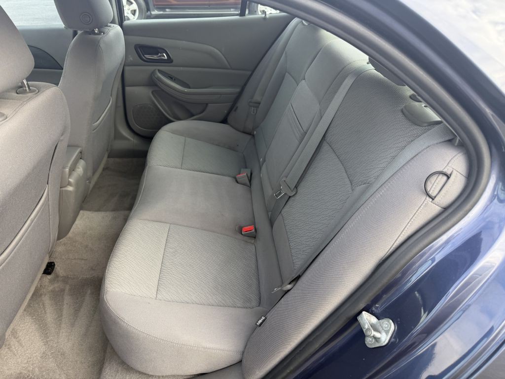 2013 Chevrolet Malibu Image 6