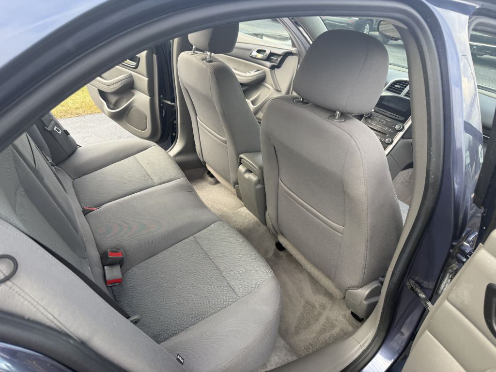 2013 Chevrolet Malibu Image 8