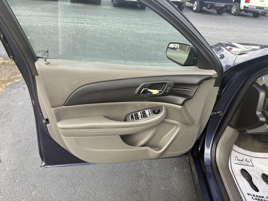 2013 Chevrolet Malibu Image 12