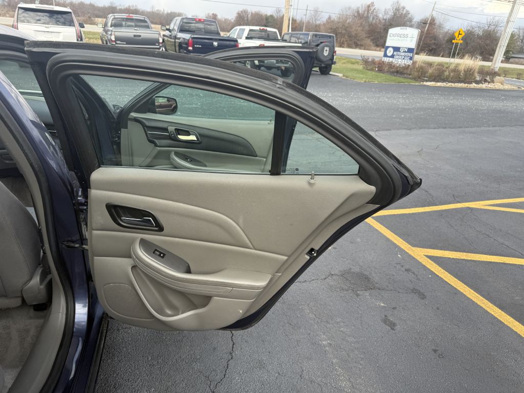 2013 Chevrolet Malibu Image 14