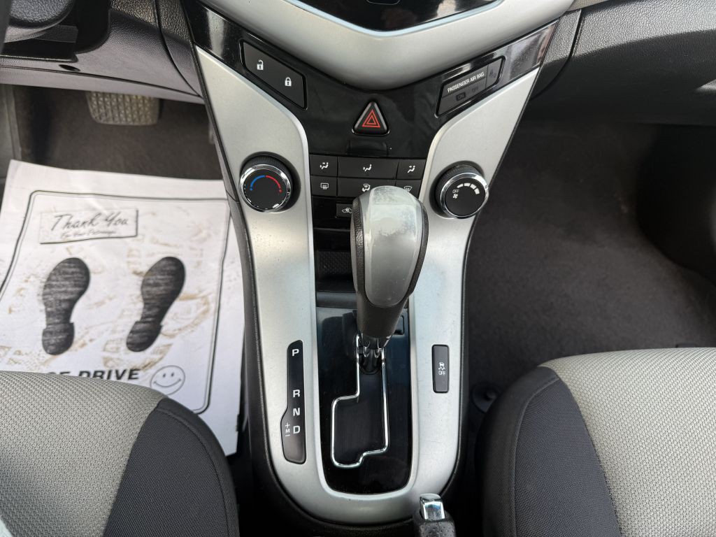 2012 Chevrolet Cruze Image 11