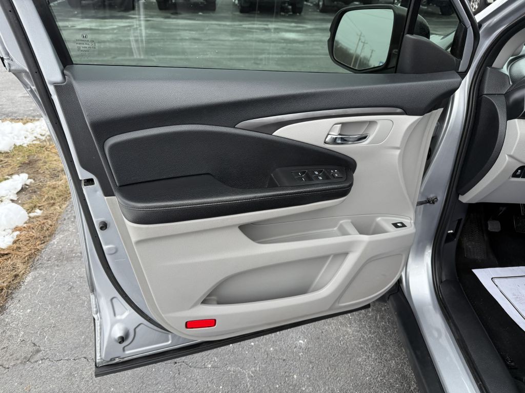 2017 Honda Pilot Image 15