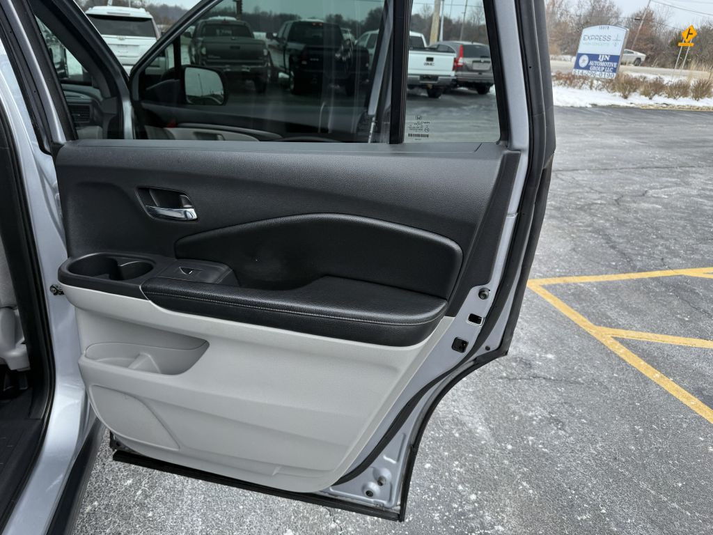 2017 Honda Pilot Image 17