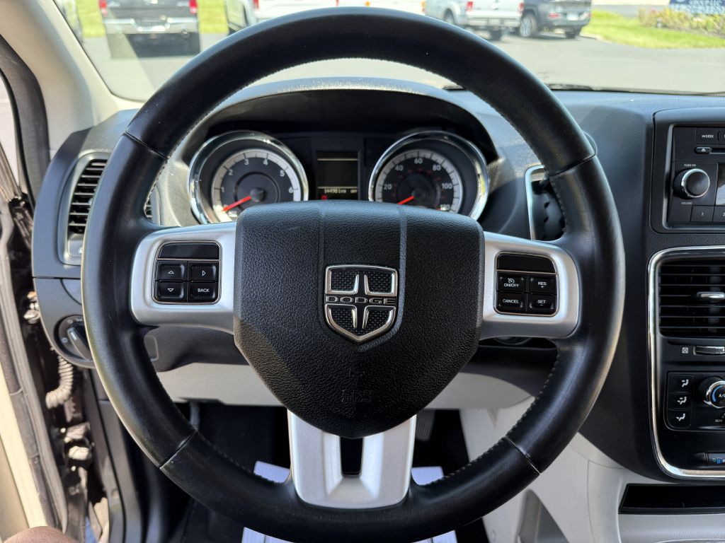 2016 Dodge Grand Caravan Image 11