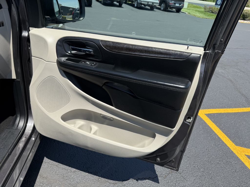 2016 Dodge Grand Caravan Image 16