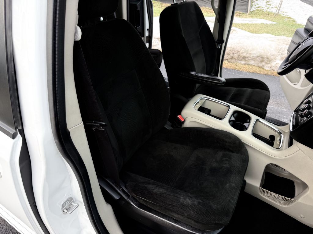2016 Dodge Grand Caravan Image 9