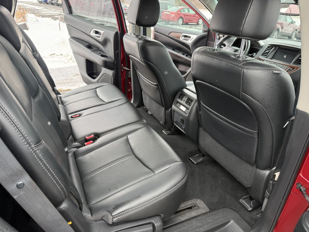2017 Nissan Pathfinder Image 10