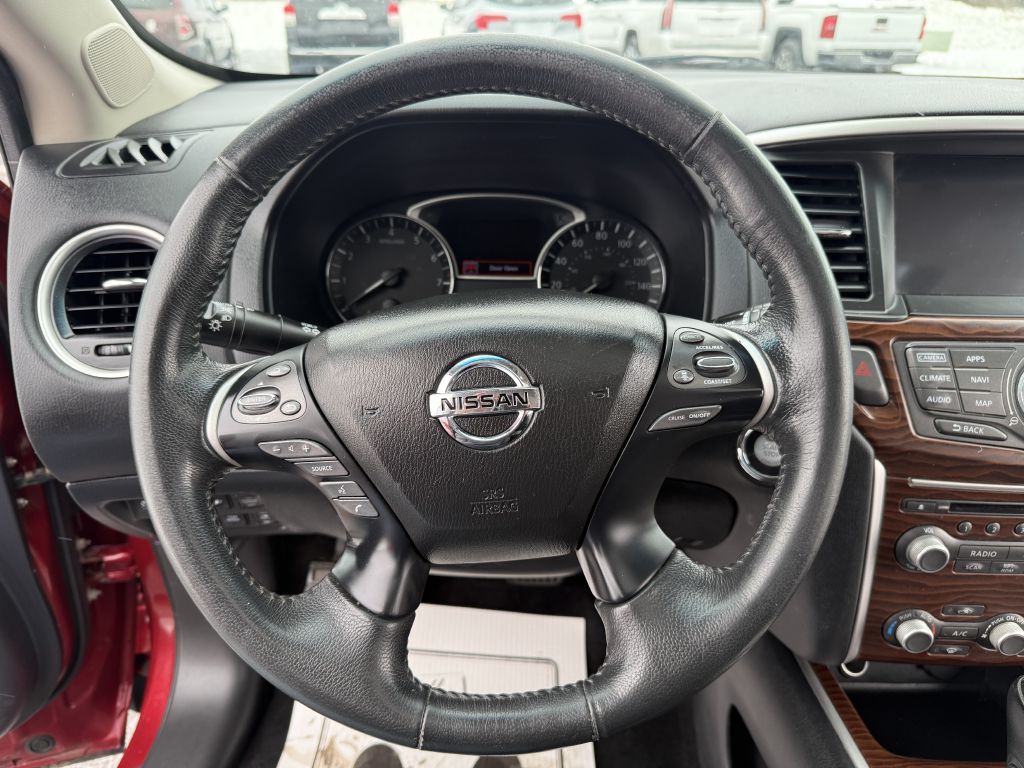 2017 Nissan Pathfinder Image 11