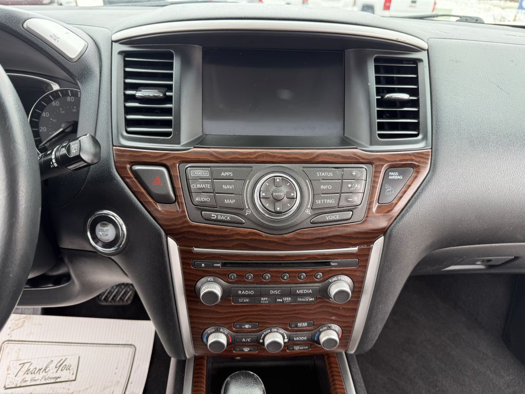 2017 Nissan Pathfinder Image 12