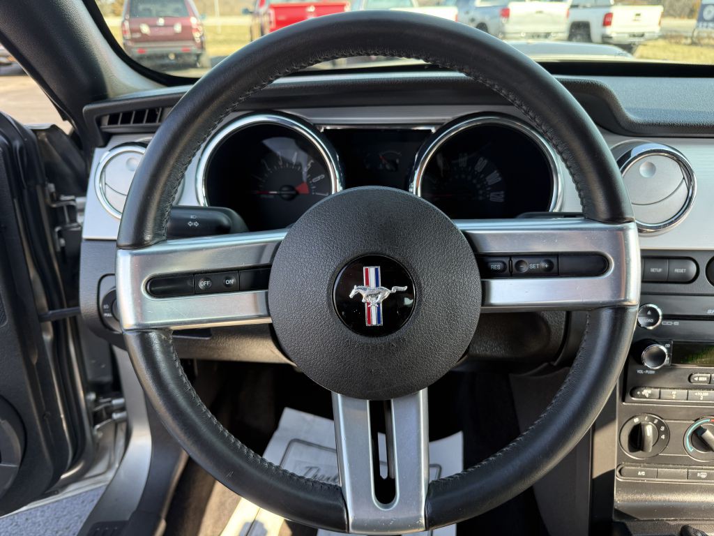 2009 Ford Mustang Image 9