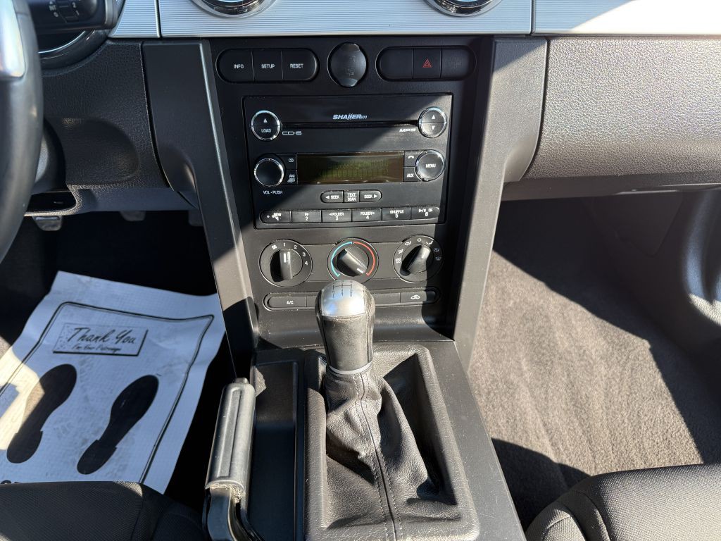 2009 Ford Mustang Image 10