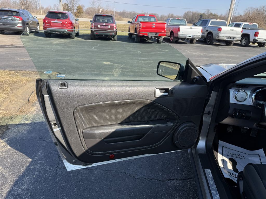 2009 Ford Mustang Image 12