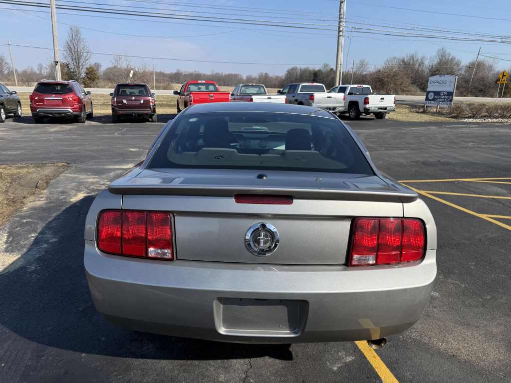 2009 Ford Mustang Image 17