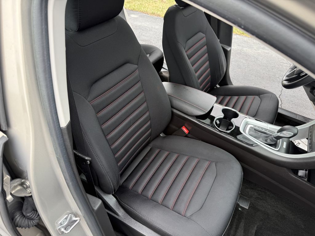 2015 Ford Fusion Image 8