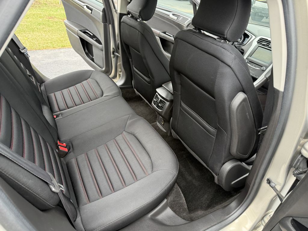2015 Ford Fusion Image 9